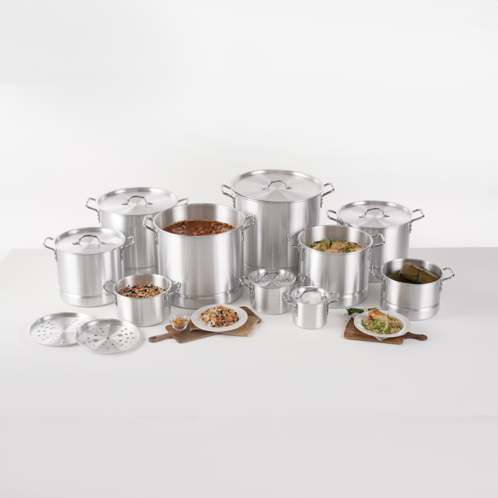 UNIVERSAL ALUMINUM STOCK POT – CALDERO DE ALUMINIO – Universal